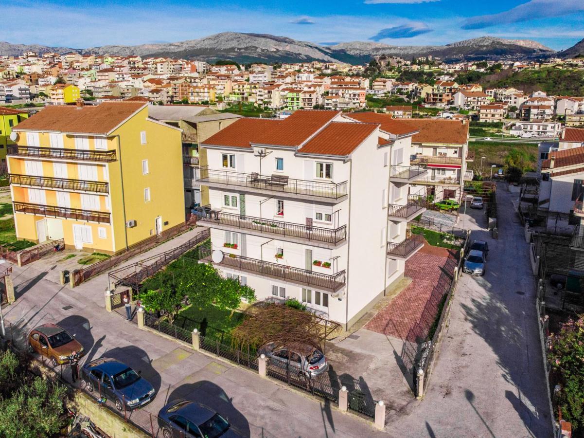 Apartments Mihael Split Bagian luar foto