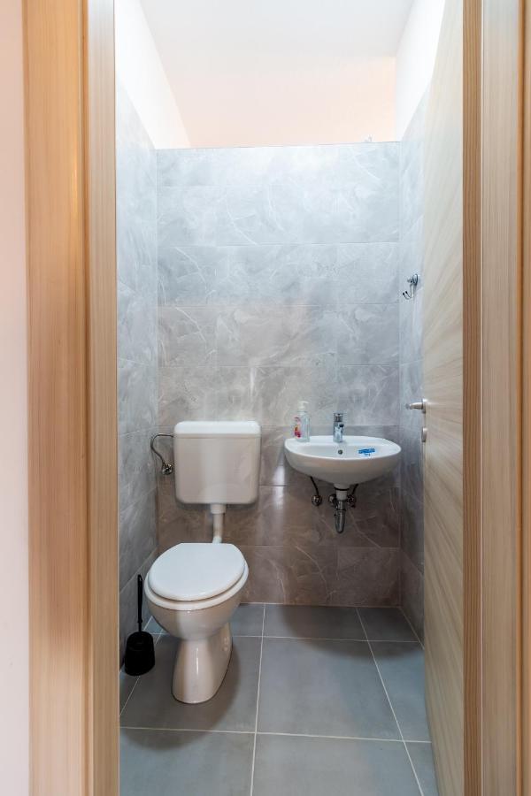 Apartments Mihael Split Bagian luar foto