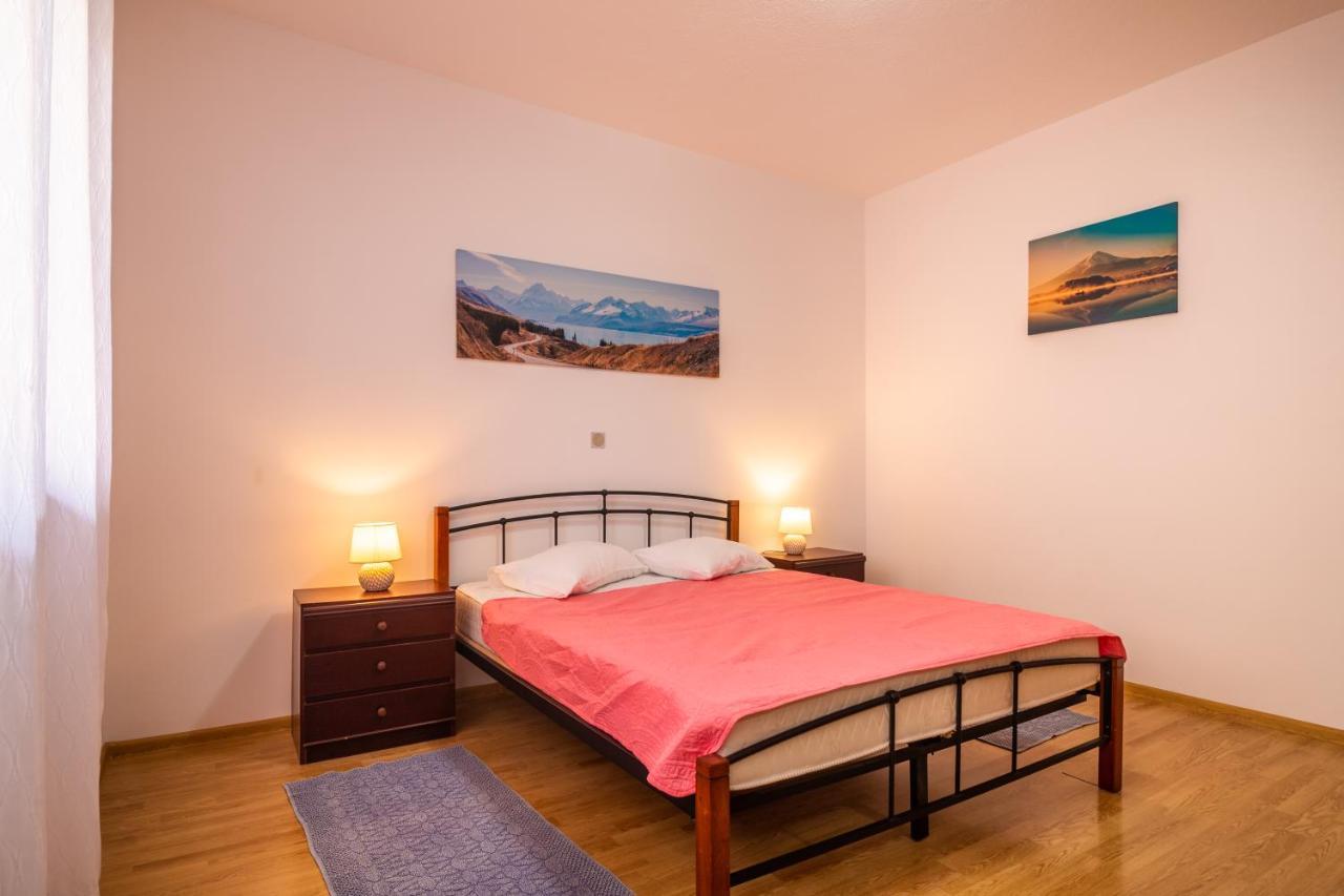 Apartments Mihael Split Bagian luar foto