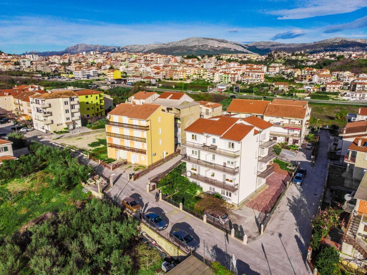 Apartments Mihael Split Bagian luar foto