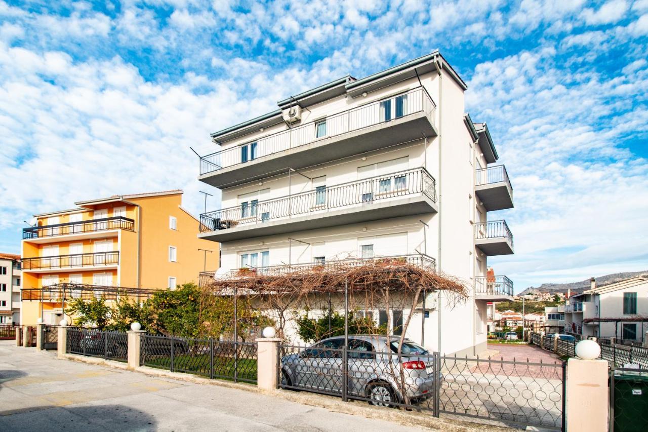 Apartments Mihael Split Bagian luar foto