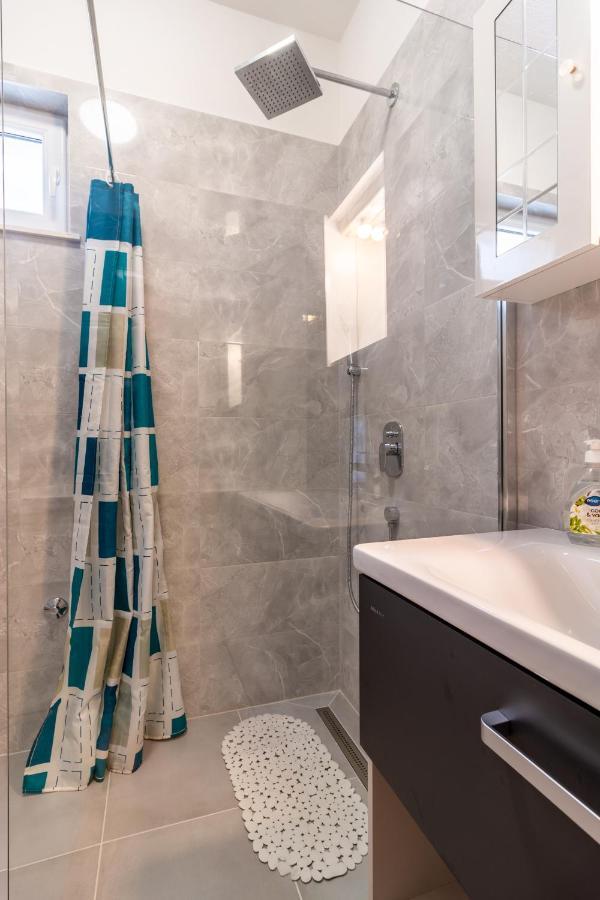 Apartments Mihael Split Bagian luar foto