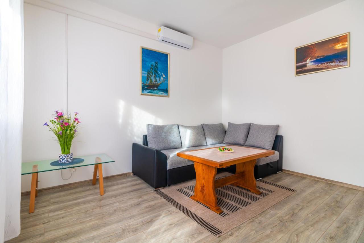 Apartments Mihael Split Bagian luar foto