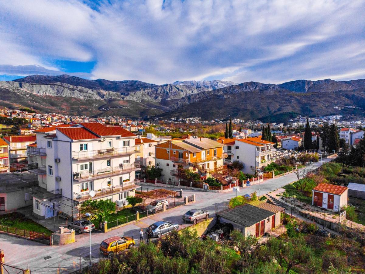 Apartments Mihael Split Bagian luar foto