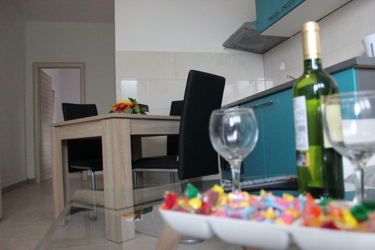 Apartments Mihael Split Bagian luar foto